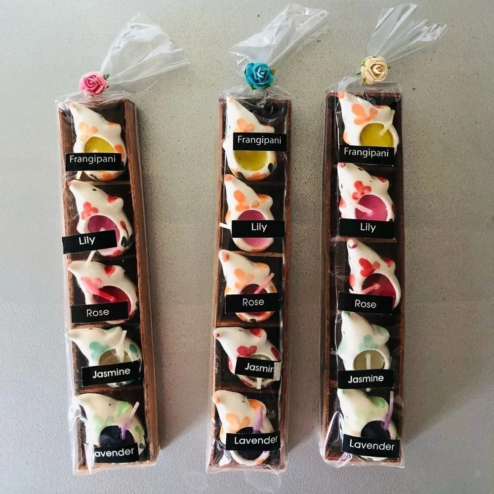 NWOT: Mini Ceramic Elephant Candle Set‎